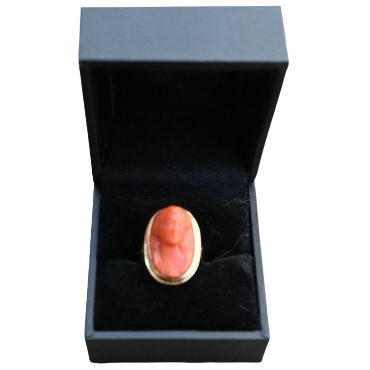 Elégante bague camée de corail femme à l Antique