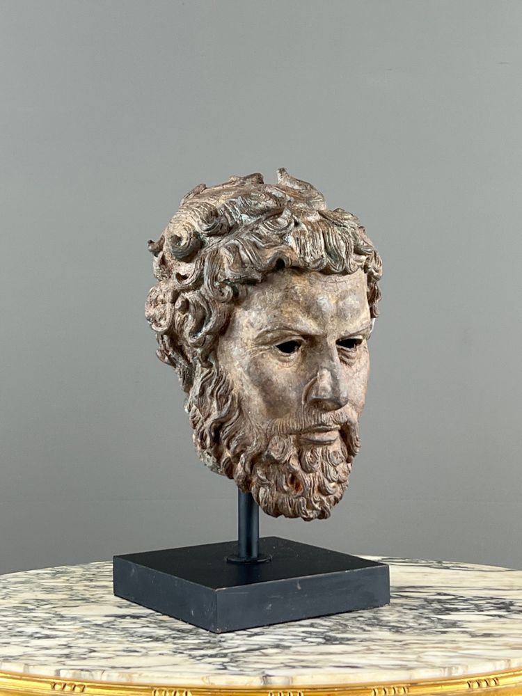Busto scultoreo in bronzo su base, XX secolo