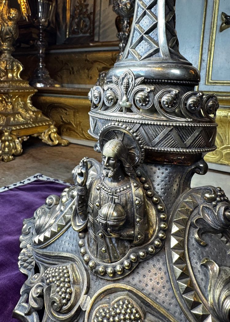 Imponente ostensorio in argento dorato - XIX secolo