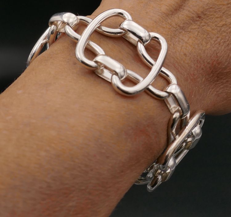 Important Vintage Silver Bracelet, Invisible Clasp.
