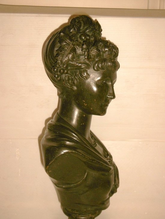 Busto firmato Lavergne