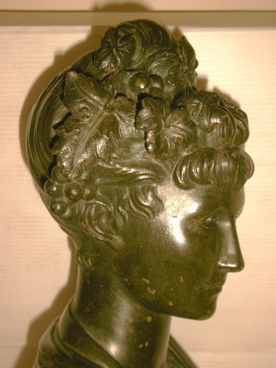 Busto firmato Lavergne