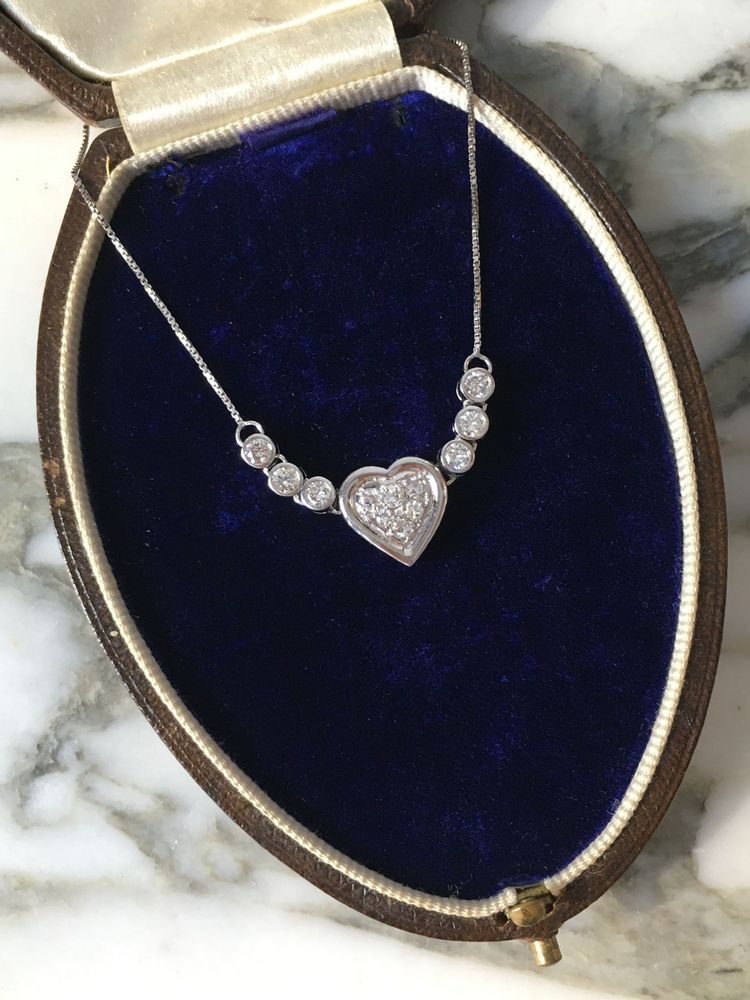 Collier coeur en or blanc 18K et diamants