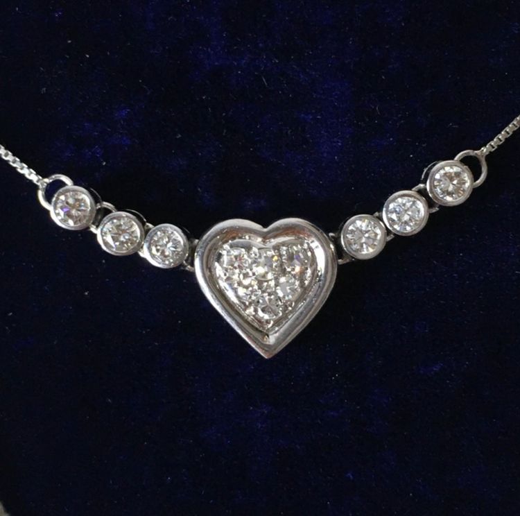Collier coeur en or blanc 18K et diamants