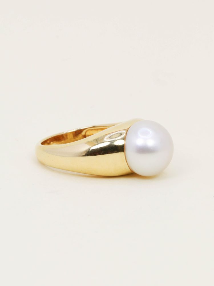 TECLA Gelbgold-Ring im Bandstil mit Knopfperle