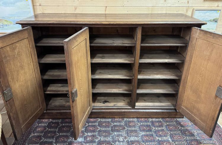 Early 20th century oak sideboard with three doors
