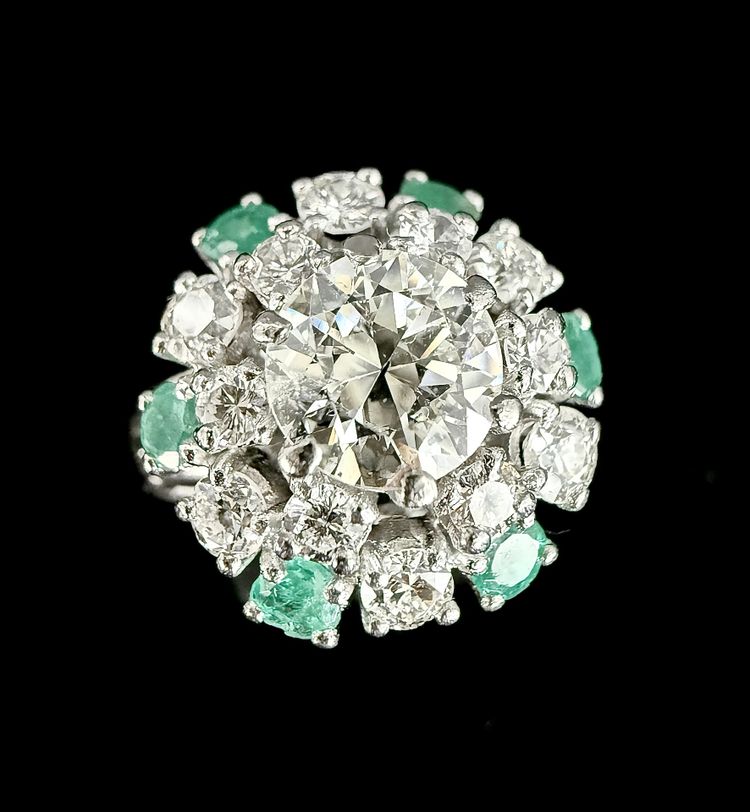 Daisy cocktail ring - 1.30ct antique central diamond - chunky 18K white gold setting