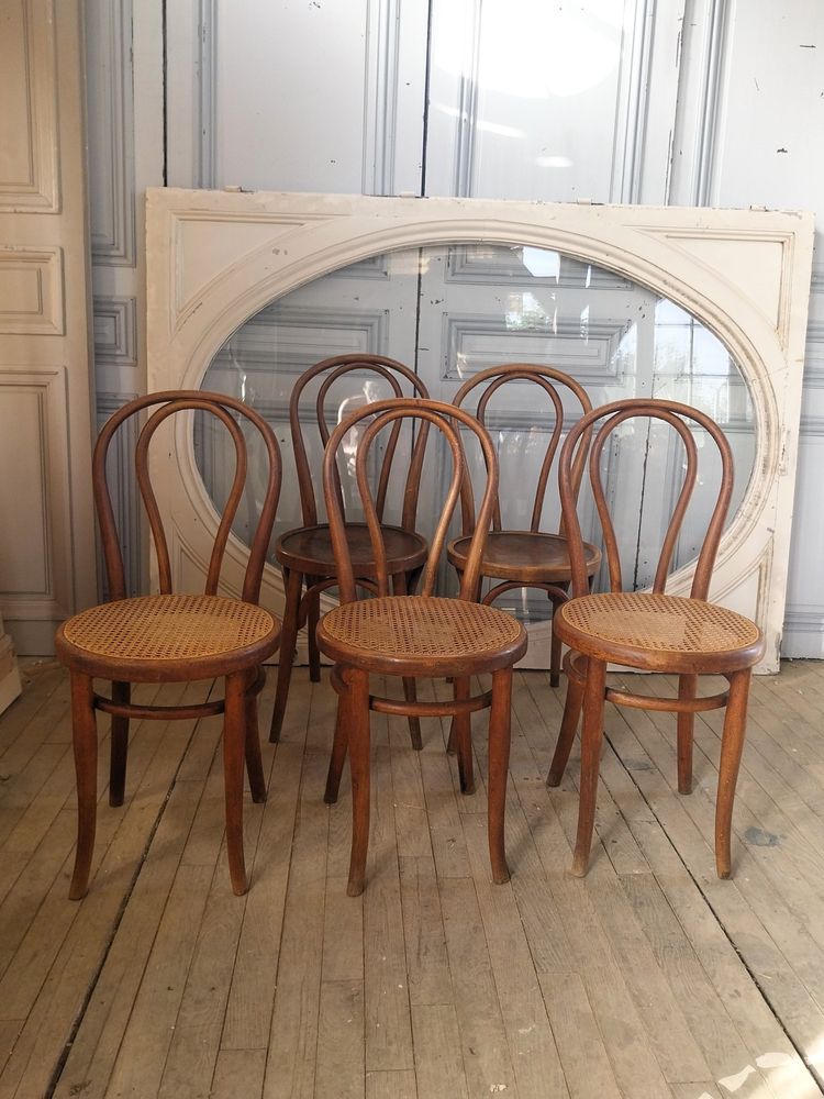 Hervorragendes Set aus 5 antiken Bistrostühlen – 3 authentische Thonet-Stühle