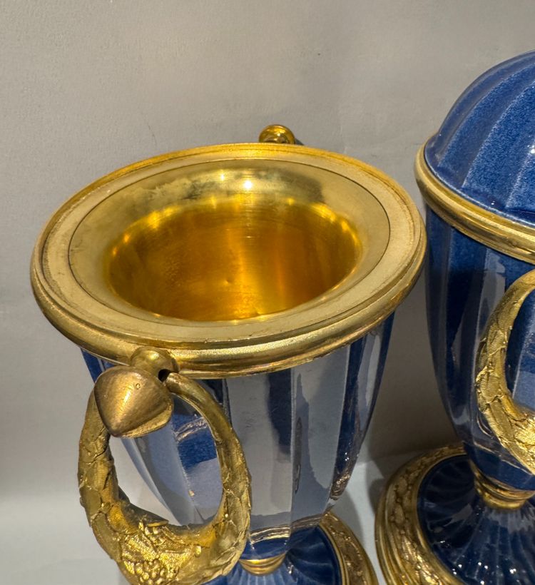 Paar abgedeckte blaue Porzellanvasen/Töpfe von Paul Milet in Sèvres