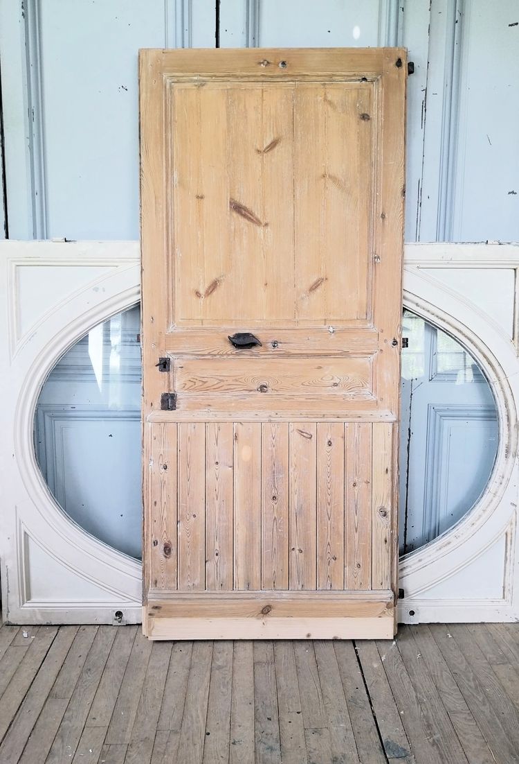 Ancienne porte d’abbaye restaurée en bois massif