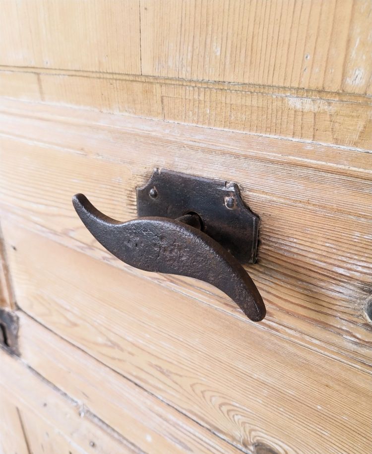 Ancienne porte d’abbaye restaurée en bois massif