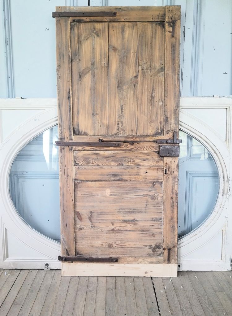 Ancienne porte d’abbaye restaurée en bois massif