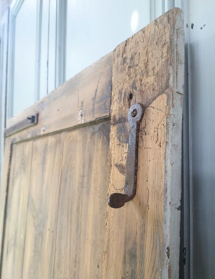 Ancienne porte d’abbaye restaurée en bois massif