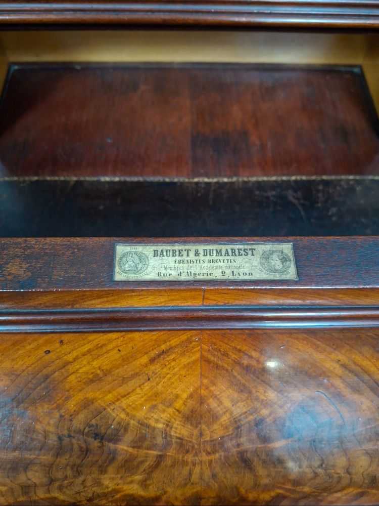 Secrétaire à abattant en acajou moucheté, estampillé Daubet & Dumarest, époque XIXe siècle