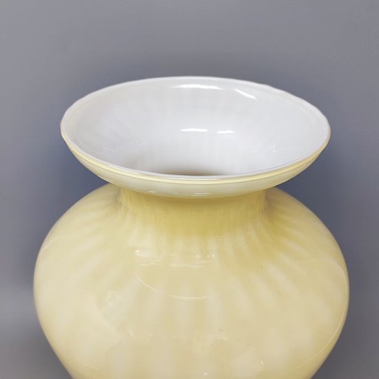 1960 Bellissimo vaso beige di Carlo Nason in vetro di Murano. Prodotto in Italia
