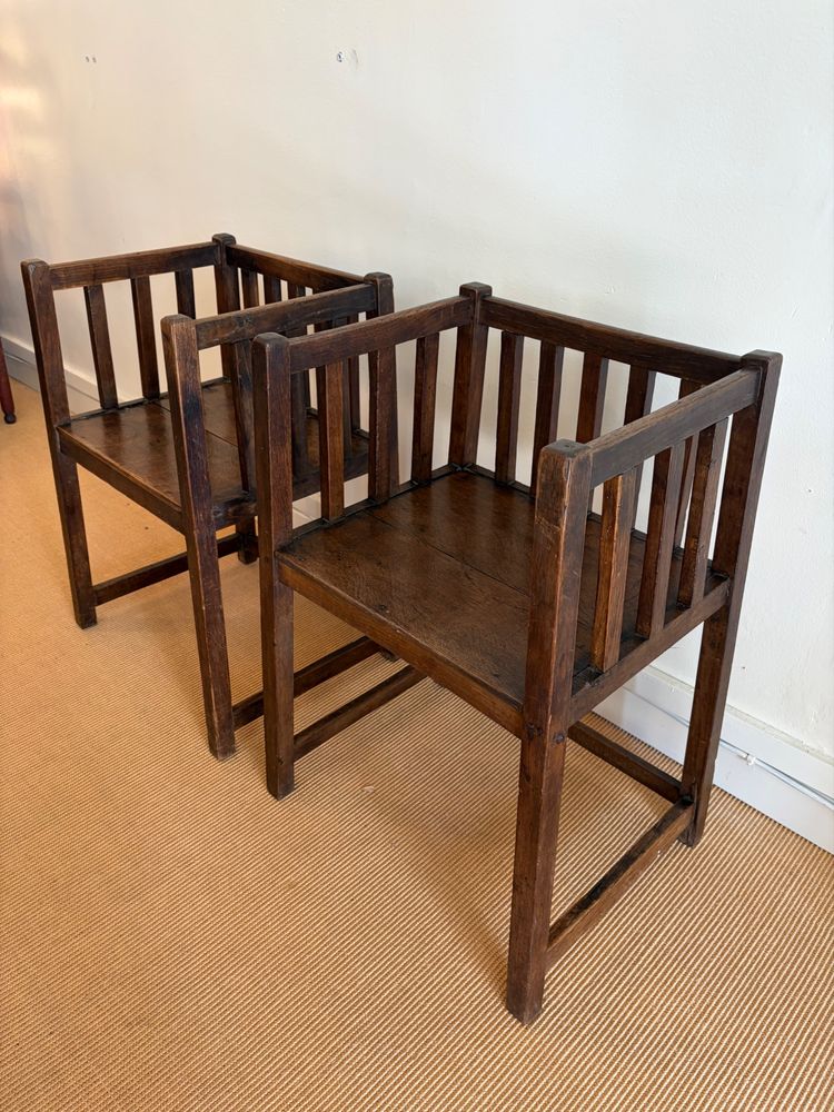PAIR OF ARTS AND CRAFTS ARMCHAIRS, CIRCA 1940.