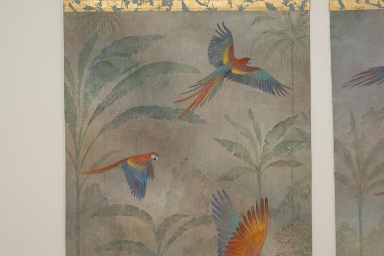 Bemalte Leinwand mit Papageienmotiv im Regenwald. Zeitgenössisch. LS6758A679/1