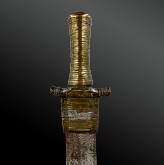SHORT SWORD called ntsakh or fa - First half of the 20th century - Fang culture, Cameroon