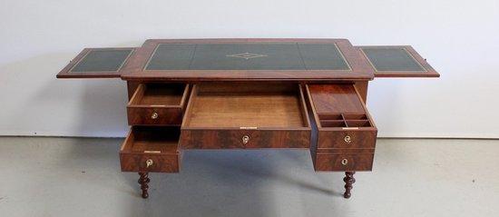 Flacher Mahagoni-Schreibtisch, Restaurationszeit – Anfang des 19. Jahrhunderts
