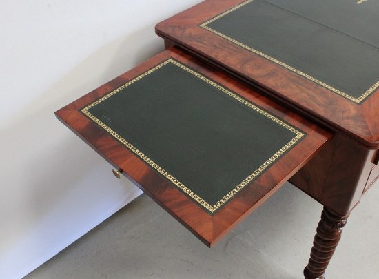 Flacher Mahagoni-Schreibtisch, Restaurationszeit – Anfang des 19. Jahrhunderts