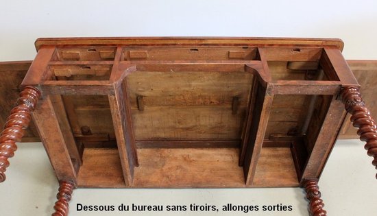 Flacher Mahagoni-Schreibtisch, Restaurationszeit – Anfang des 19. Jahrhunderts