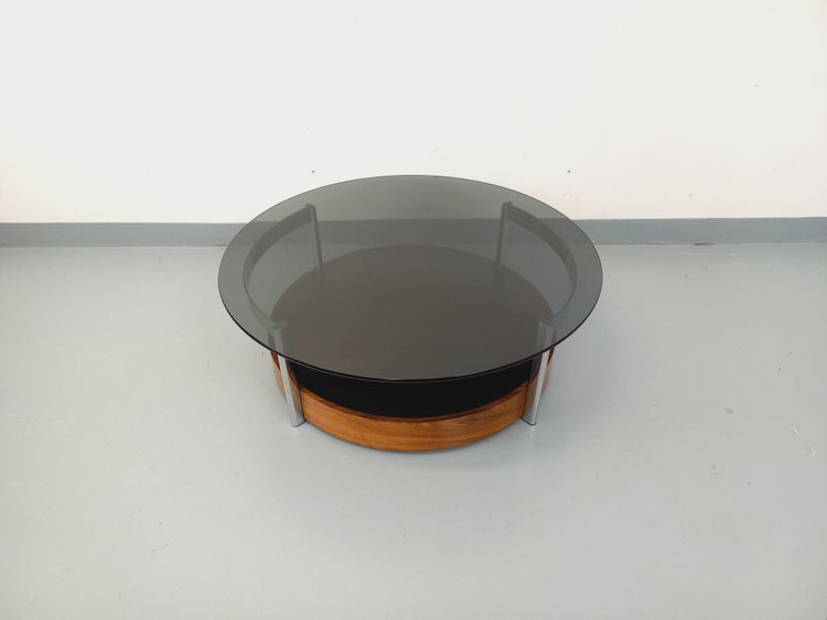 Table basse ronde italienne vintage en palissandre courbé, métal chromé et verre fumé des années 60 