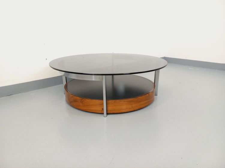 Table basse ronde italienne vintage en palissandre courbé, métal chromé et verre fumé des années 60 