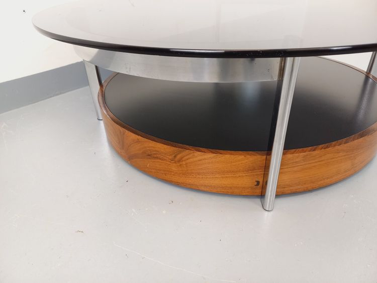 Table basse ronde italienne vintage en palissandre courbé, métal chromé et verre fumé des années 60 