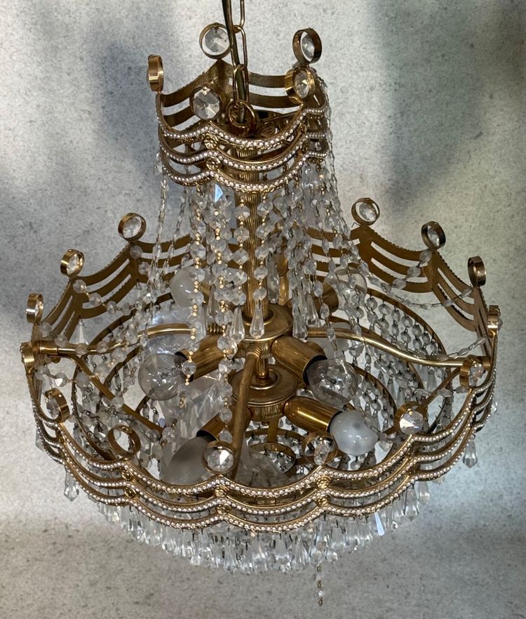 Modern basket chandelier