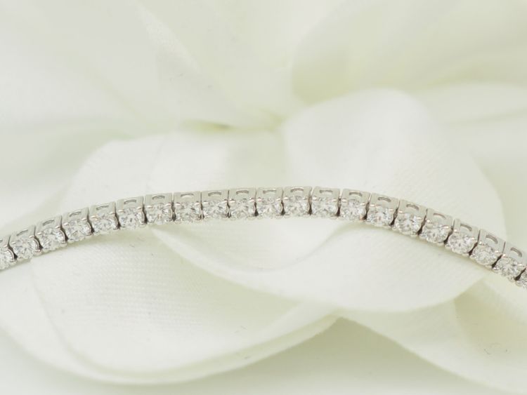 River bracelet in white gold and diamonds 1.84ct