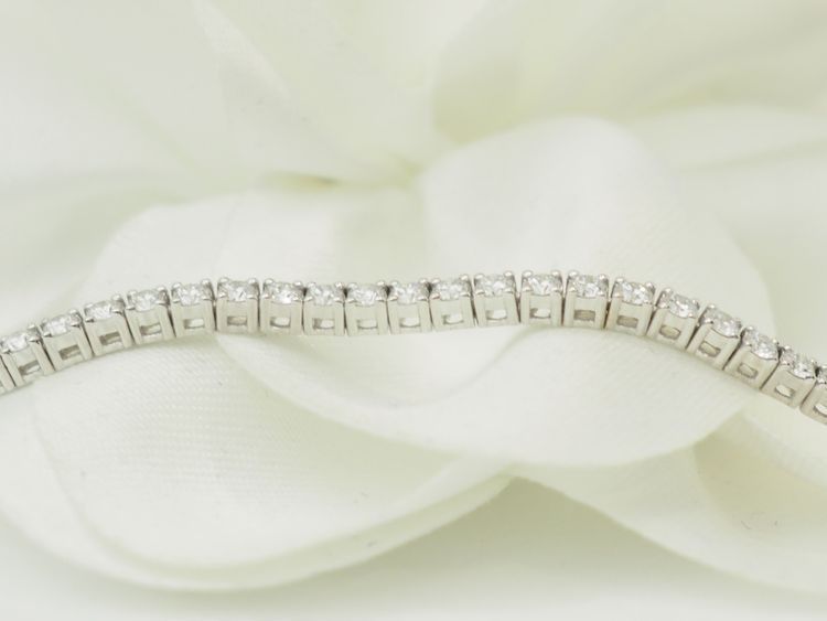 River bracelet in white gold and diamonds 1.84ct