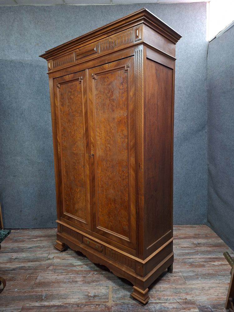 Hochzeitsschrank aus Nussbaum und Brombeerfurnier, französische Arbeit Ende des XIX.