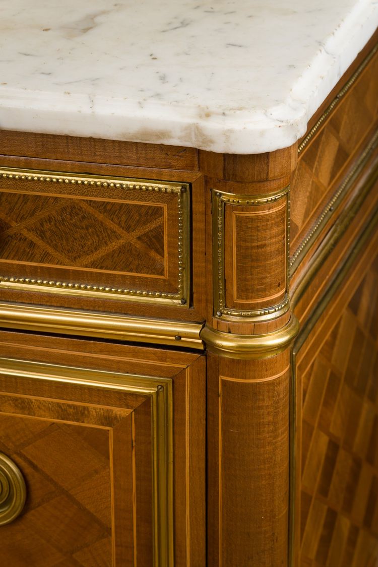 Commode Louis XVI, estampillé Weisweiler