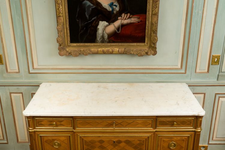 Commode Louis XVI, estampillé Weisweiler