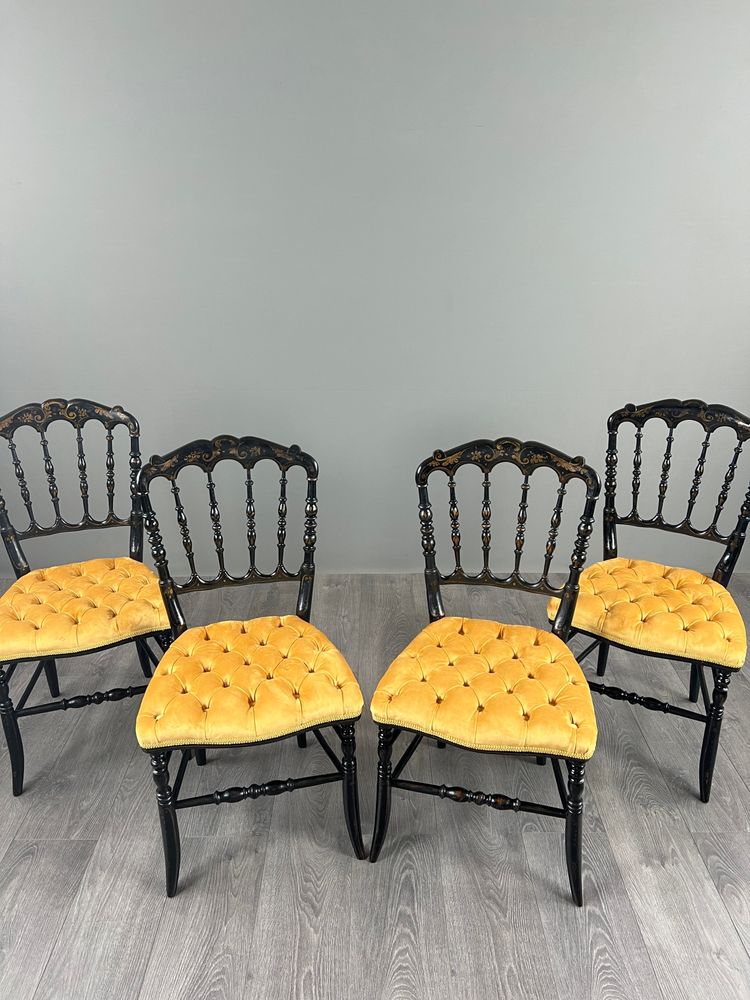Suite de quatre chaises Napoléon III en bois noirci, XIXe Siècle