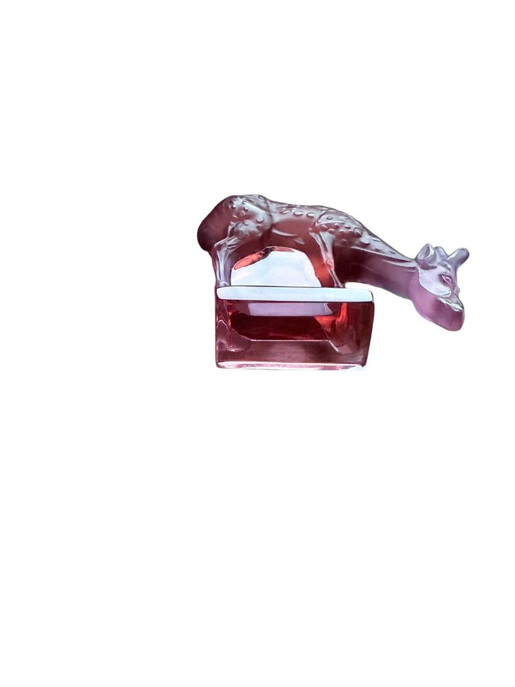 Lalique - Daim broutant en cristal teinté rose améthyste