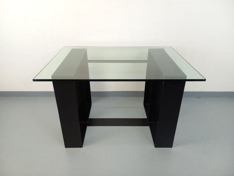 Table haute rectangulaire vintage en verre et métal noir des années 80