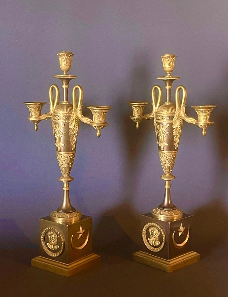 IMPORTANTE PAIRE DE CANDÉLABRES EMPIRE À TROIS LUMIÈRES ATTRIBUÉE À CLAUDE GALLE.