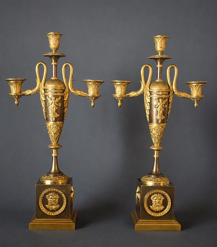 IMPORTANTE PAIRE DE CANDÉLABRES EMPIRE À TROIS LUMIÈRES ATTRIBUÉE À CLAUDE GALLE.