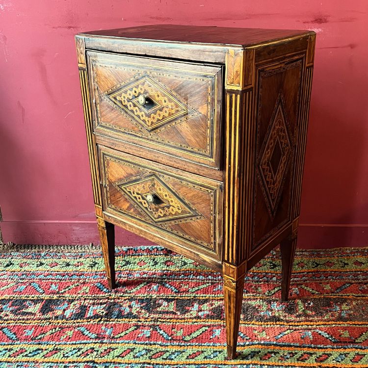 Petite commode richement marquetée, Italie XVIIIème siècle