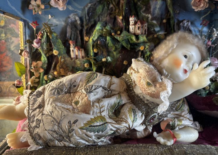 Dressed wax of the Child - circa 1800