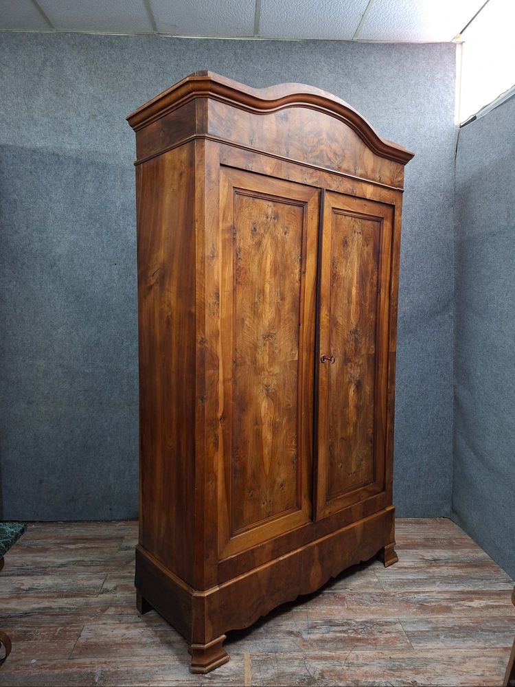 Credenza Luigi Filippo impiallacciata in noce e noce, XIXᵉ secolo.