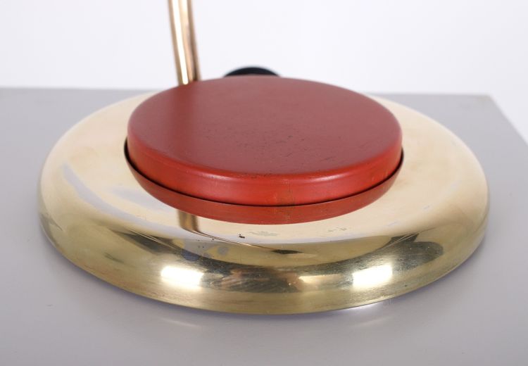 Lampada modernista in ottone con pulsante rosso, circa 1960