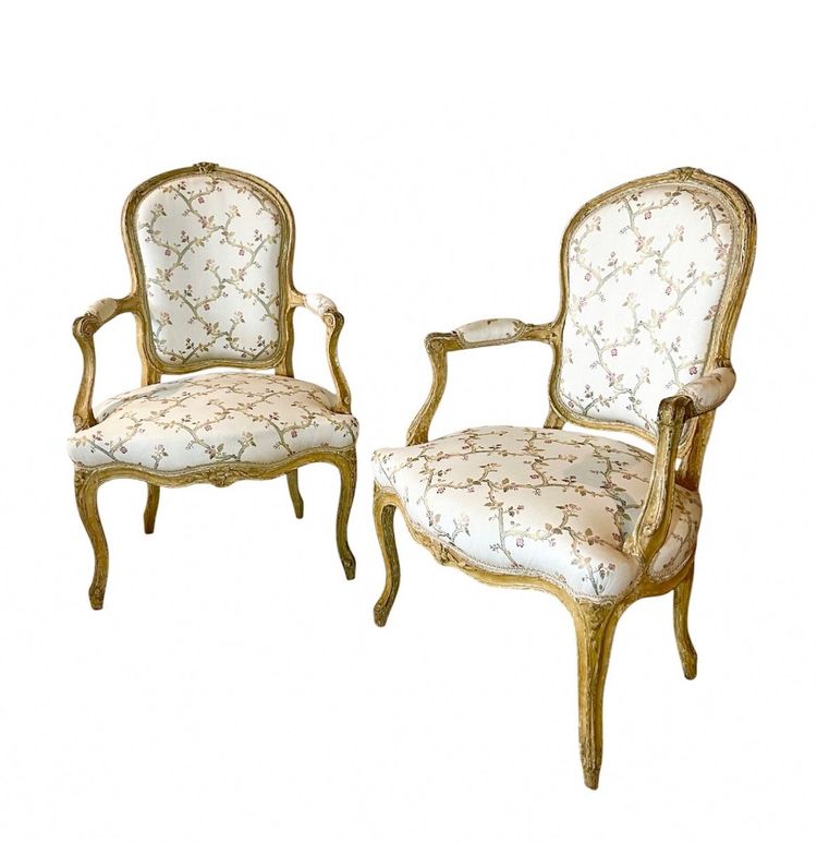 SUITE DE QUATRE FAUTEUILS D’ÉPOQUE LOUIS XV. MILIEU DU XVIIIE SIÈCLE.