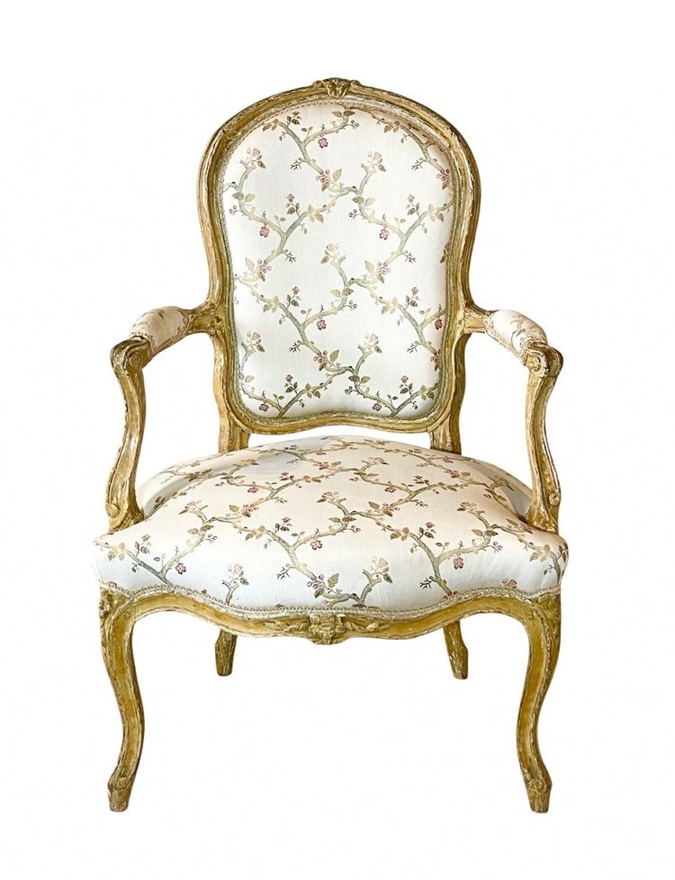 SUITE DE QUATRE FAUTEUILS D’ÉPOQUE LOUIS XV. MILIEU DU XVIIIE SIÈCLE.