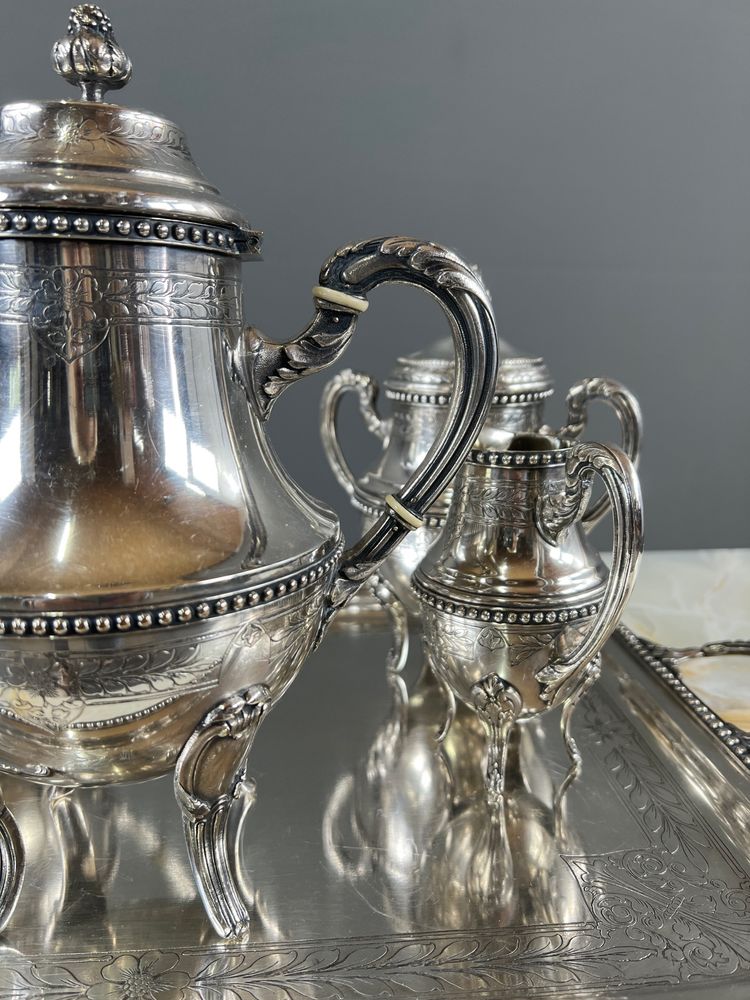 Servizio da tè e caffè in argento a 5 pezzi con vassoio, fine XIX secolo