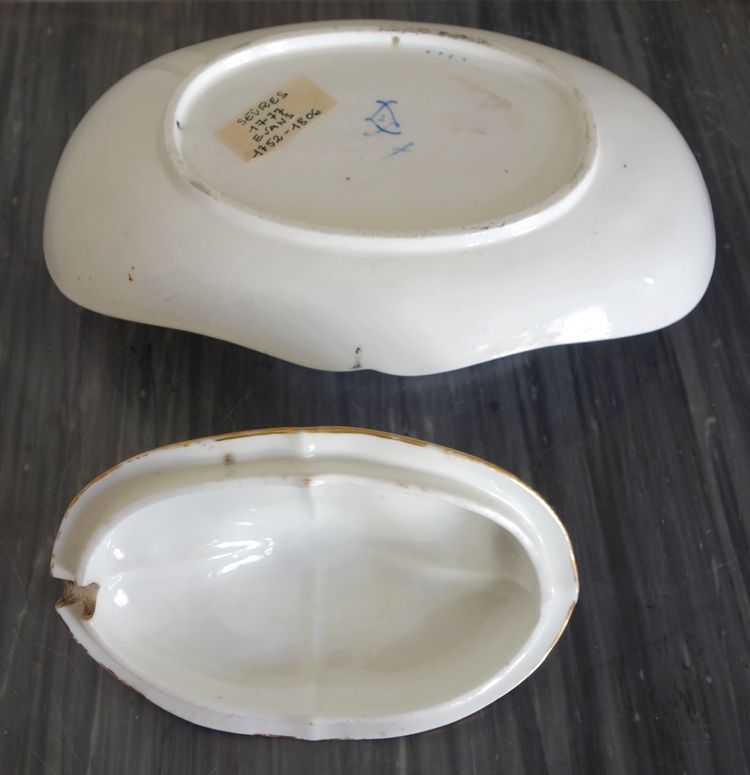 Manufacture de Sèvres, zuccheriera a piattino in porcellana di epoca Luigi XVI - firmata e datata 1777
