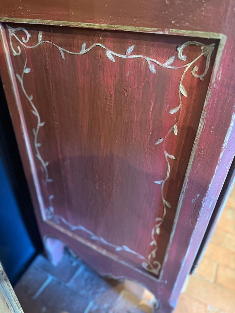 Louis XV sideboard with superb patina and paintwork dating from the early 19th century 