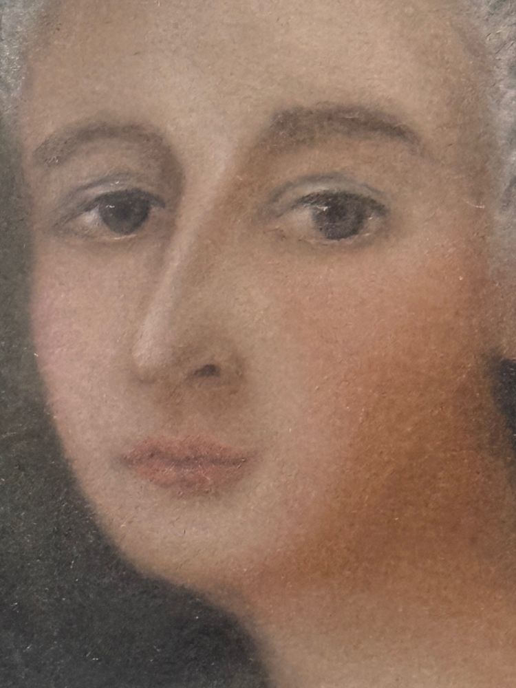 Cornice pastello danneggiata