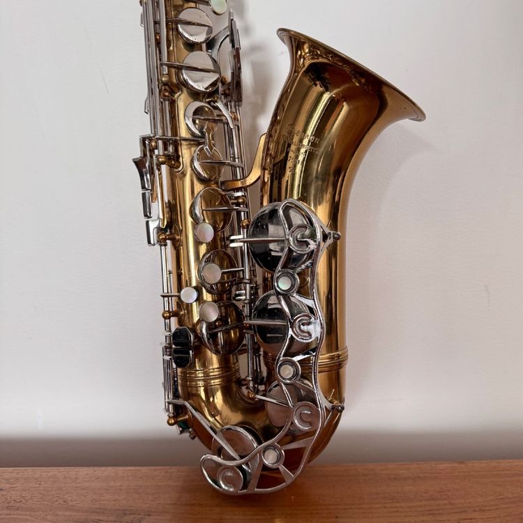 Saxophone de marque Cuesnon Paris boite d'origine XXe
